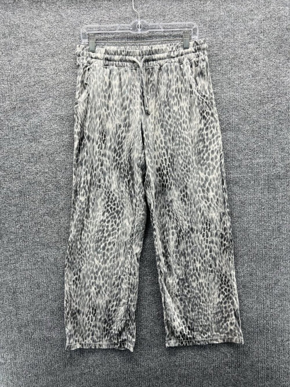 Reel Legends Pants Womens Medium Gray Animal Print Jersey Wide Leg Capri